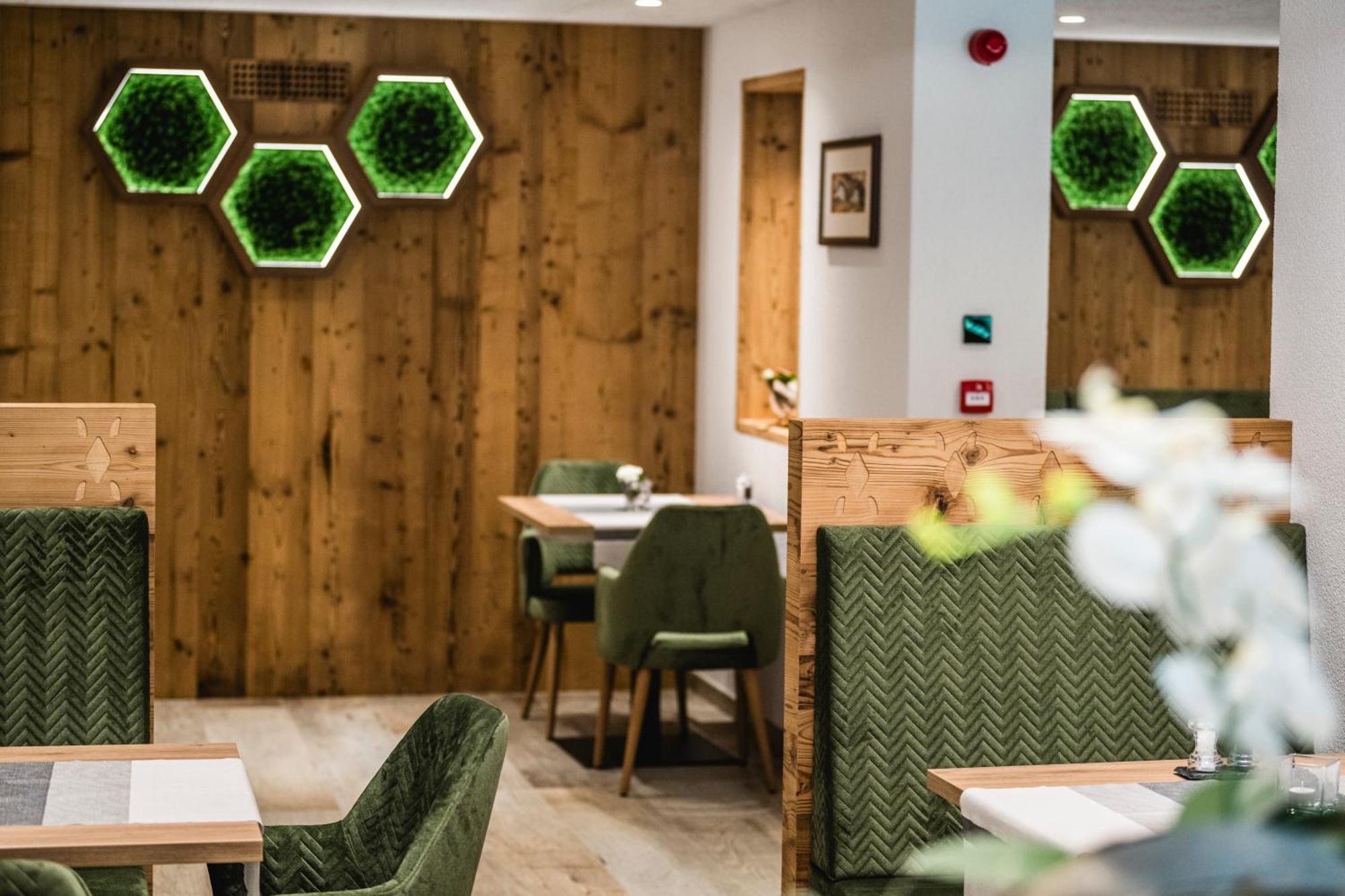 Hotel Vernel Santa Cristina Val Gardena Экстерьер фото
